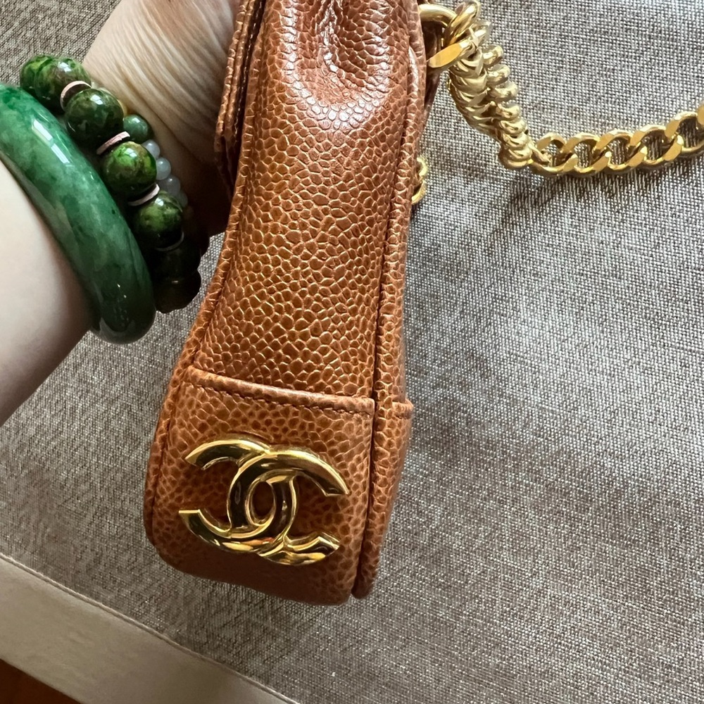 CHANEL Brown Leather Bag with Gold Chain - Picture 6 of 11